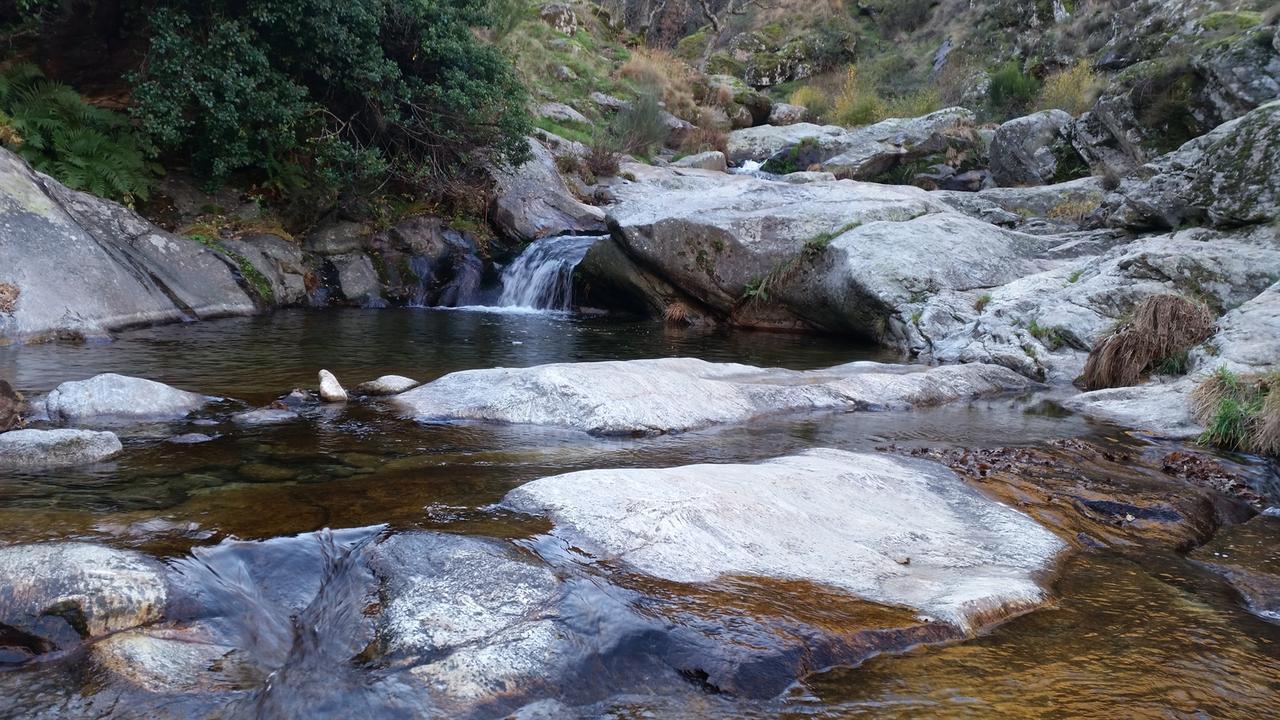 Albergue Turistico Valle Del Ambroz Hervas Bagian luar foto